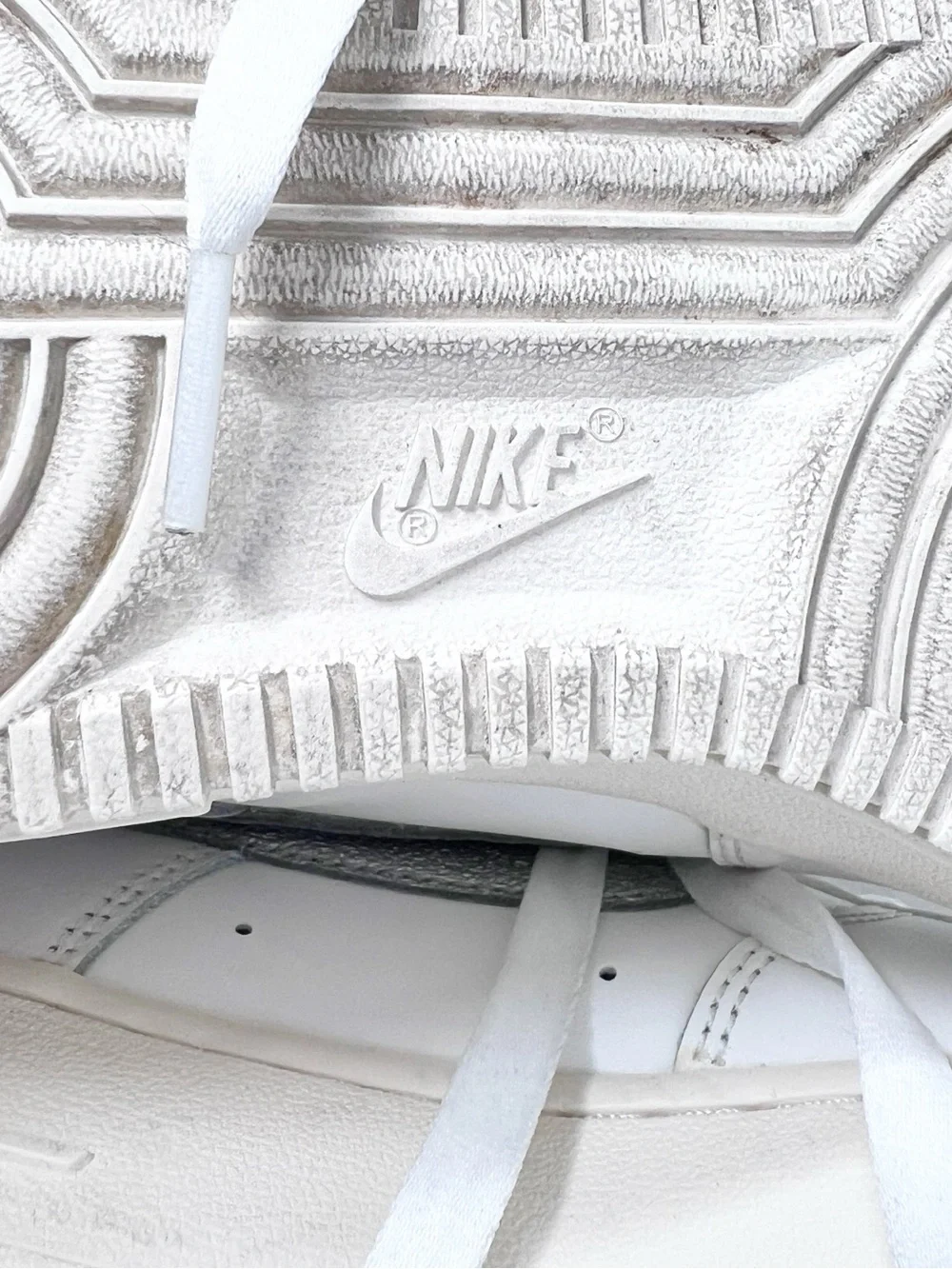 Nike white air